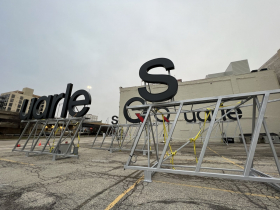 Quarles Signs Before Installation