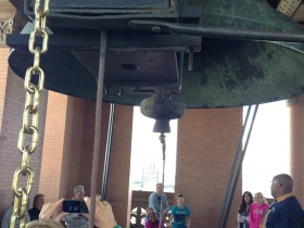 Children ringing the bell.