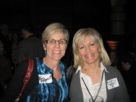 Kris Barrett (l), Becky Steimle (r)