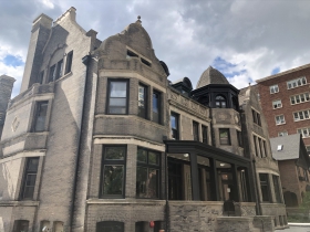 Dubbel Dutch Hotel