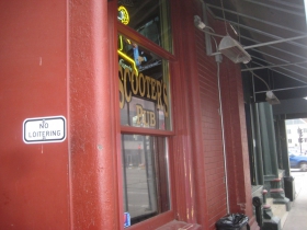 No loitering