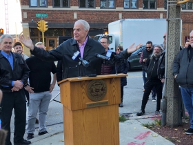 Mayor Tom Barrett