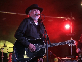 Sam Llanas