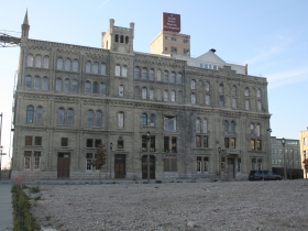 Brewhouse Inn and Suites