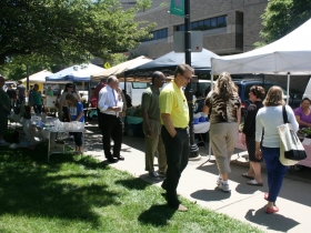 Vendors along the Sidewalk