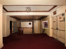 Grand Warner lobby.