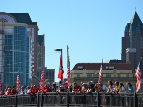 Hundreds View the Milwaukee River Challenge from Milwaukee's Bridges