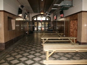 Mo's Irish Pub Beer Hall