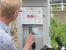Barry Mainwood explains the docking station.