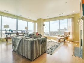 Listing of the Week: 1522 on the Lake