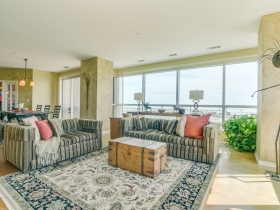 Listing of the Week: 1522 on the Lake