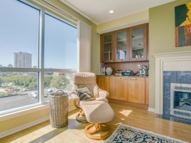 Listing of the Week: 1522 on the Lake