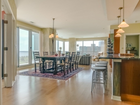 Listing of the Week: 1522 on the Lake