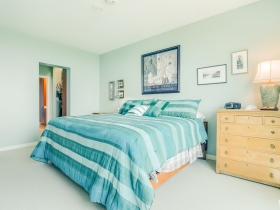 Listing of the Week: 1522 on the Lake