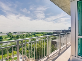 Listing of the Week: 1522 on the Lake