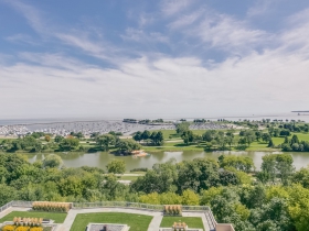 Listing of the Week: 1522 on the Lake