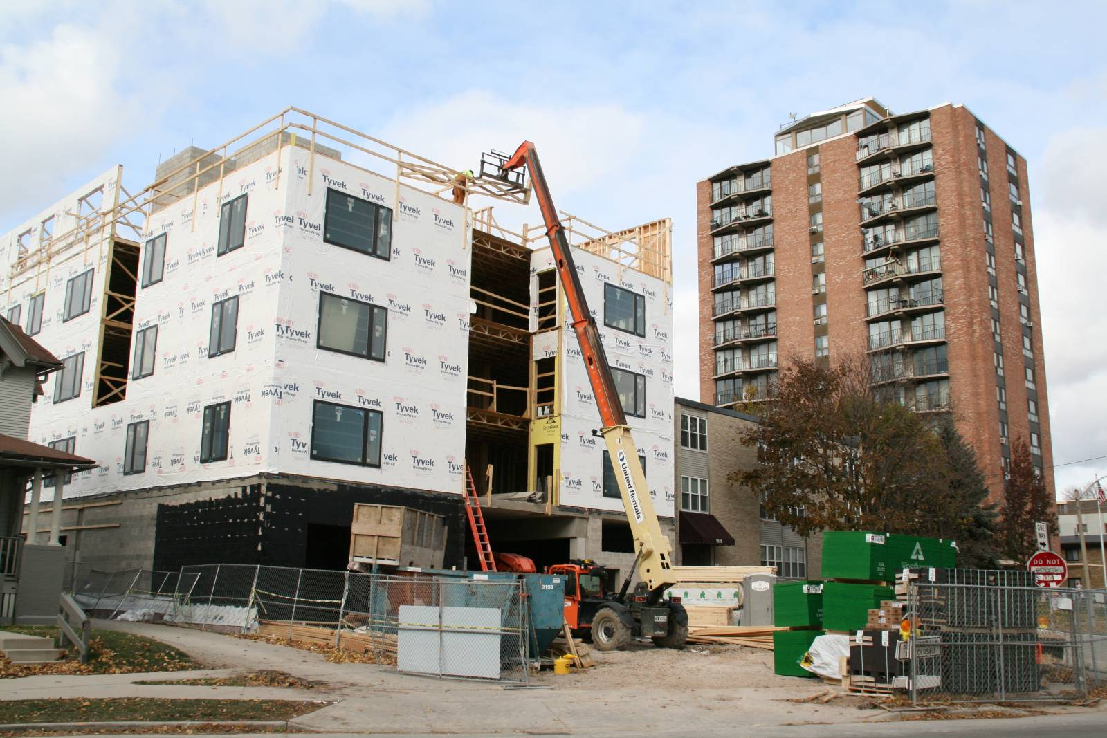 Friday Photos: 1809 Cambridge Apartments