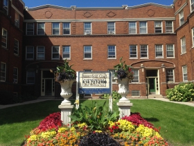 Summerfield Court, 1479-1495 N. Farwell Ave