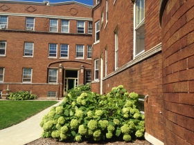 Summerfield Court, 1479-1495 N. Farwell Ave