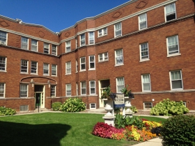 Summerfield Court, 1479-1495 N. Farwell Ave