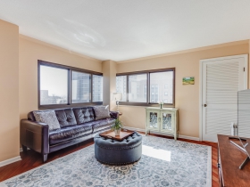 1633 N. Prospect Ave., Unit 7E