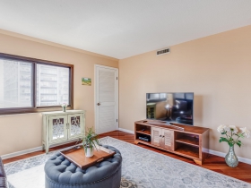 1633 N. Prospect Ave., Unit 7E