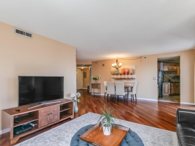 1633 N. Prospect Ave., Unit 7E