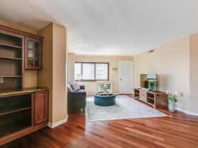 1633 N. Prospect Ave., Unit 7E