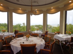 Dining room.