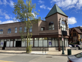 1709-1723 N. Farwell Ave.