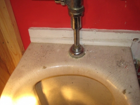 Walk-in urinal