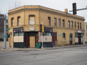 2700-2702 W. Lisbon Ave.
