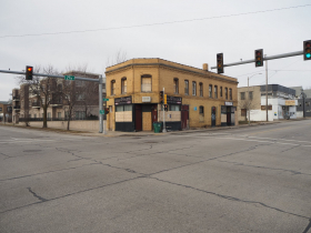 2700-2702 W. Lisbon Ave.