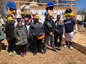 Braun and Volunteers