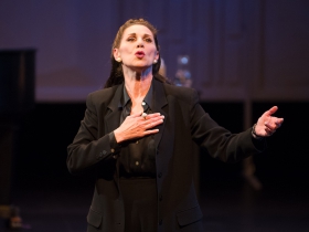 Angela Iannone as Maria Callas.