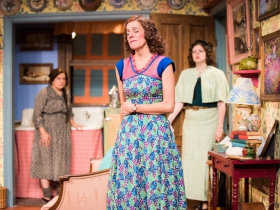 L-R: Karen Estrada as Sophie Gluck, Kay Allmand as Dorothea, Molly Rhode as Helena