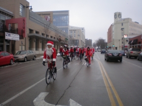 Santas on North Avenue