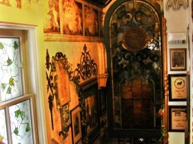 Stairway to Egan room.