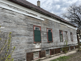 2845 N. 16th St. Side