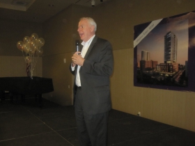 Mayor Tom Barrett