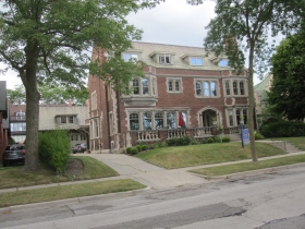 A Classic Ferry & Clas Mansion