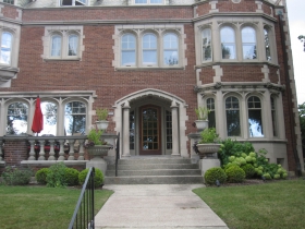 A Classic Ferry & Clas Mansion
