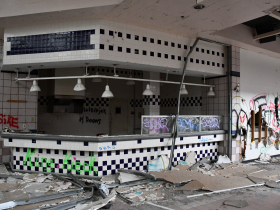 Former Cinnabon at Northridge Mall