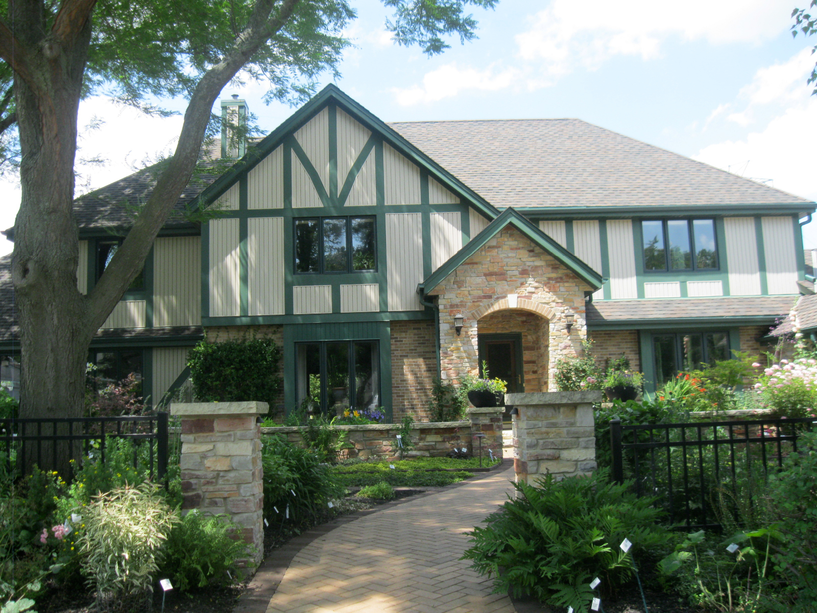 House Confidential: The Radler Rosarium