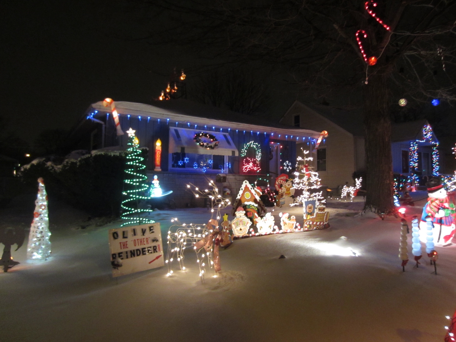 House Confidential: A Festive Home on “Candy Cane Lane”