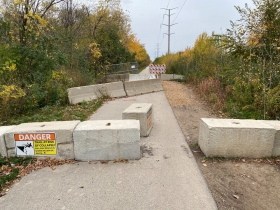 Oak Leaf Trail Closed