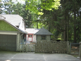 Mary Nohl House garage.