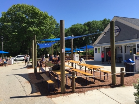 Hoyt Park Beer Garden