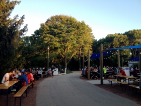 Hoyt Park Beer Garden
