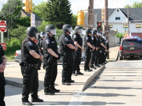 Milwaukee County Sheriff Deputies Block Freeway